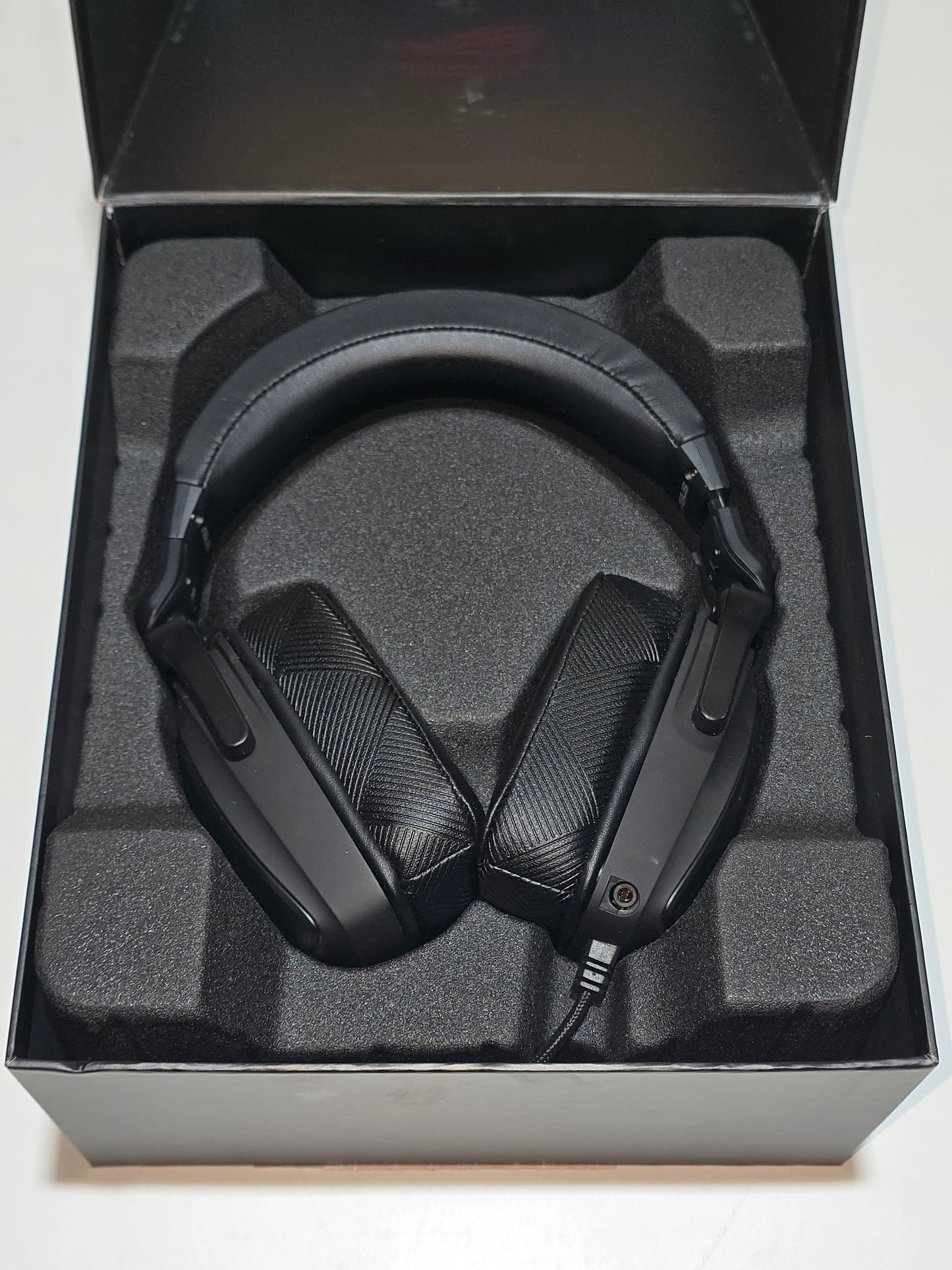 ASUS ROG Delta Core – Casque gaming filaire multiplateforme (Jack 3,5 mm) – Produit comme neuf, emballage ouvert