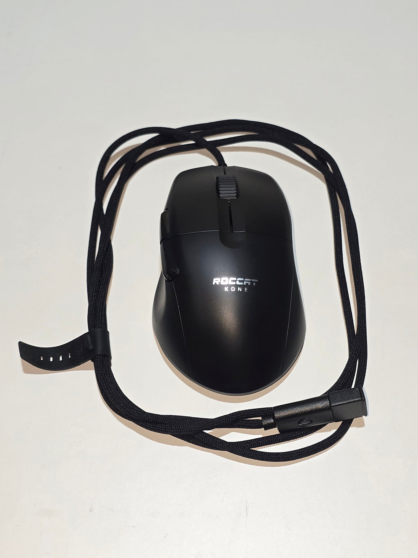 ROCCAT Kone Pro – Souris gaming ergonomique ultraperformante (blanc) – Neuf et complet, emballage ouvert