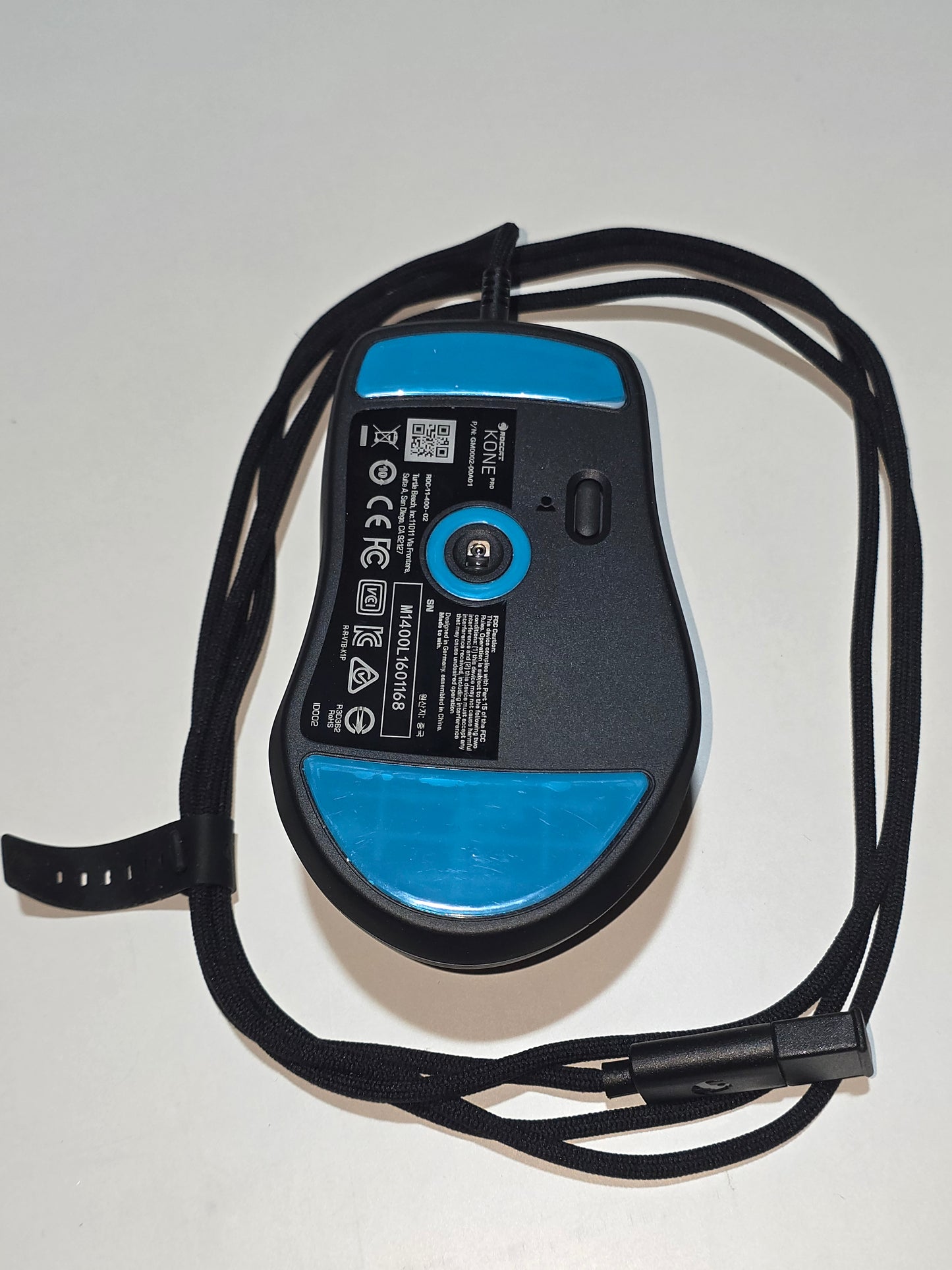 ROCCAT Kone Pro – Souris gaming ergonomique ultraperformante (blanc) – Neuf et complet, emballage ouvert