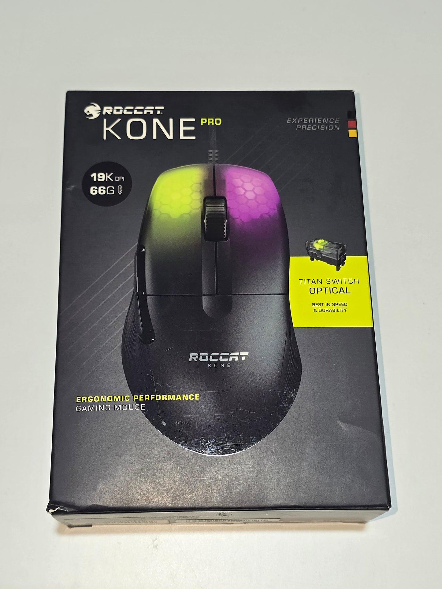 ROCCAT Kone Pro – Souris gaming ergonomique ultraperformante (blanc) – Neuf et complet, emballage ouvert