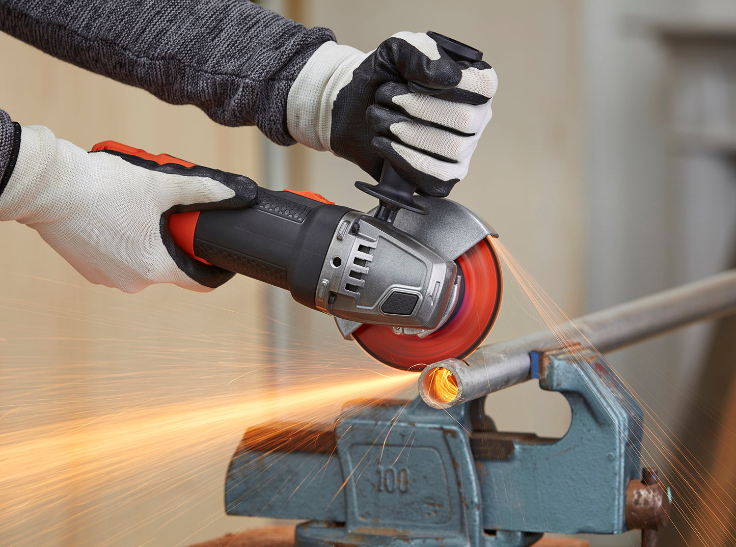Black+Decker BEG210 Meuleuse d'Angle 900 W – 115 mm filaire